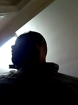 ListedLoin online show from November 2025 07:30:01 PM