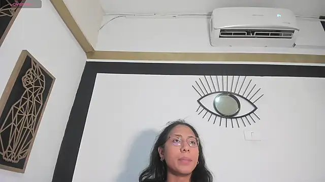 Snapshot of EmilyGomezLS chatting on May 2026 11:39:02 AM EmilyGomezLS online show from May 2026 11:39:02 AM