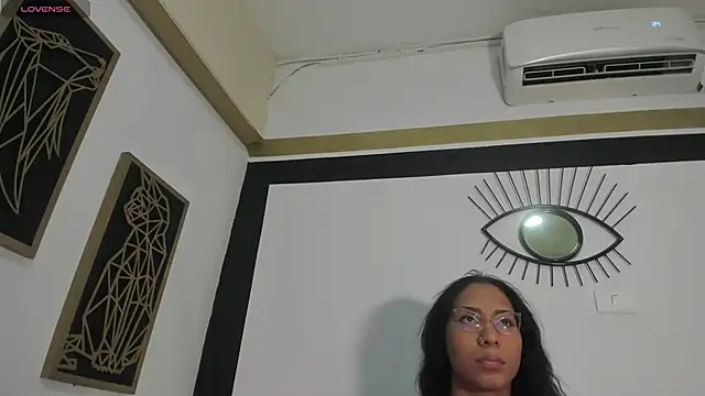 Snapshot of EmilyGomezLS chatting on June 2026 11:35:01 AM EmilyGomezLS online show from June 2026 11:35:01 AM