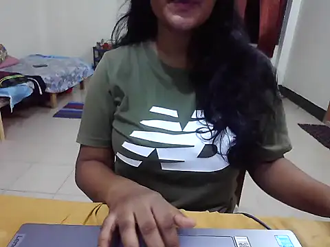 JustinaIra online show from October 2025 07:44:01 PM