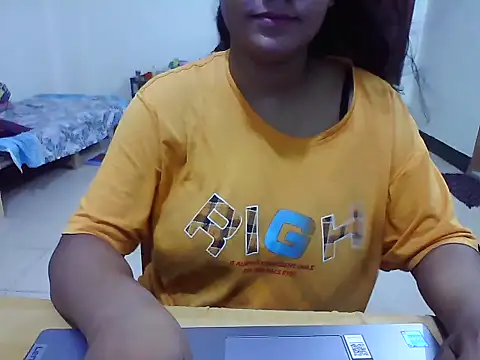 JustinaIra online show from October 2025 07:01:02 PM