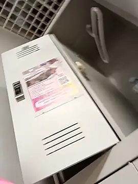 hugebobbs online show from January 2025 01:21:01 PM