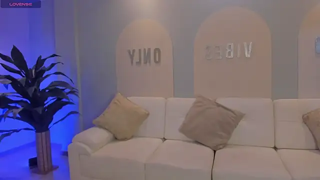 AliceHarper  online show from February 2026 09:21:01 PM