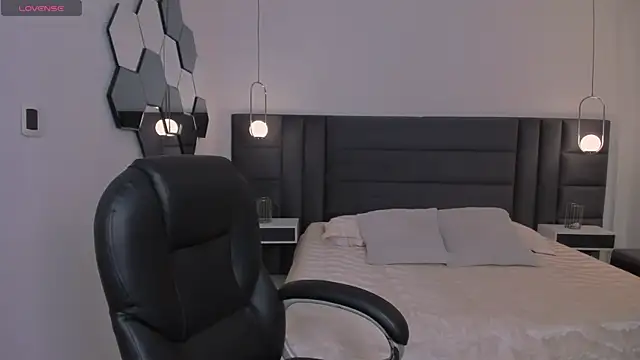 AnaisNin online show from November 2025 03:16:02 AM