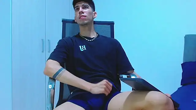 jhony-sex online show from October 2025 03:18:01 AM