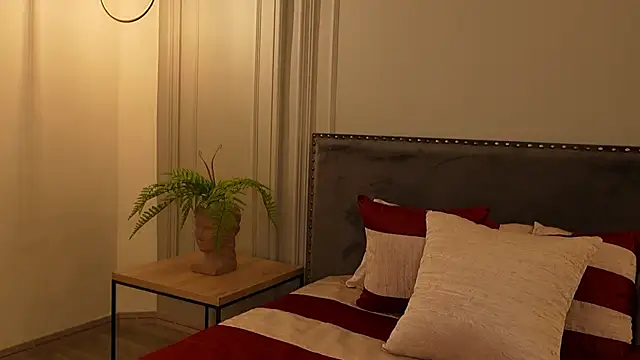 IrisBaker online show from September 2025 09:04:02 PM