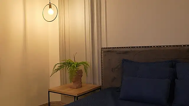 IrisBaker online show from September 2025 09:26:02 PM