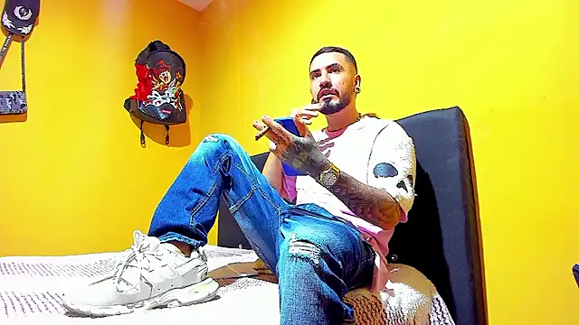 smoker445 online show from December 2025 01:03:01 AM