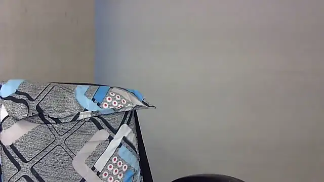 lola-   online show from October 2025 12:49:02 PM