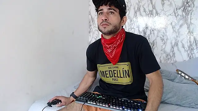 Moon and aaron online show from February 2026 05:09:02 PM