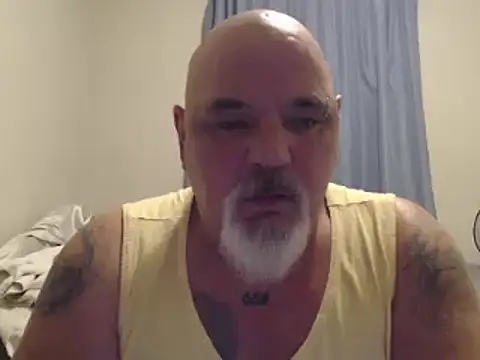 Newfiesausage1972 online show from January 2025 09:48:02 AM