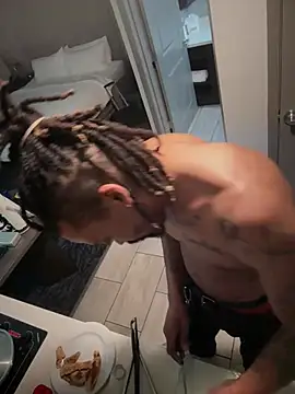 1BeautyN1Beast online show from February 2026 01:11:01 AM