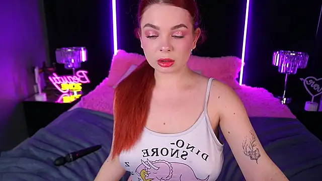 Snapshot of CarolinaDia chatting on December 2024 09:39:01 PM CarolinaDia online show from December 2024 09:39:01 PM