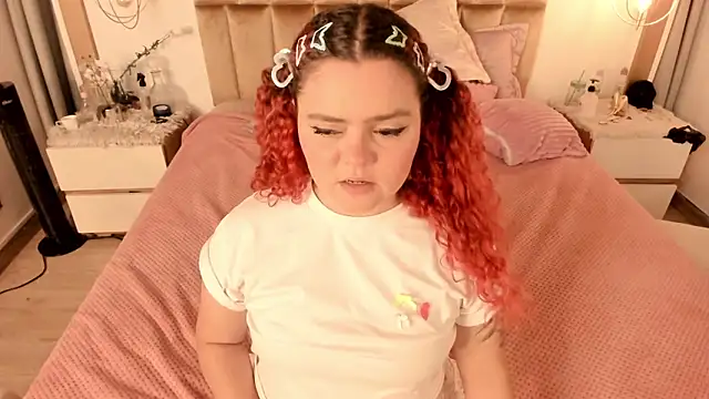 Snapshot of Twwiiggy chatting on March 2025 02:20:01 AM Twwiiggy online show from March 2025 02:20:01 AM