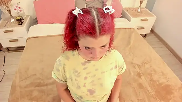 Snapshot of Twwiiggy chatting on September 2025 08:09:01 PM Twwiiggy online show from September 2025 08:09:01 PM