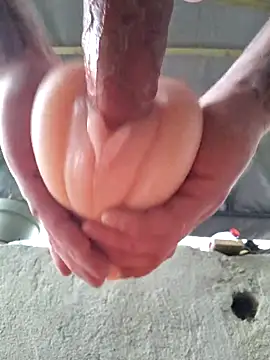 RomWoolf online show from March 2025 04:35:02 PM