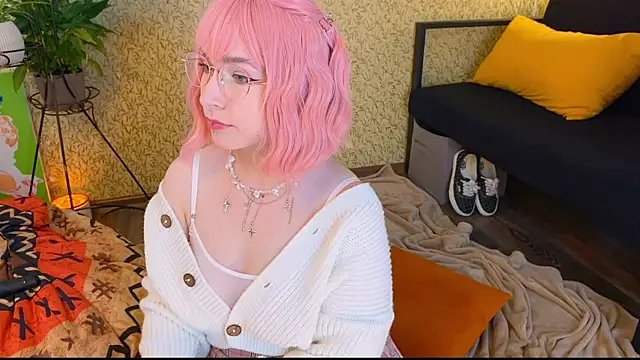 EmmyAmbros online show from September 2025 11:43:01 AM