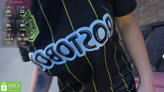 Snapshot of Venus_velez_ chatting on December 2025 01:27:01 PM Venus velez online show from December 2025 01:27:01 PM