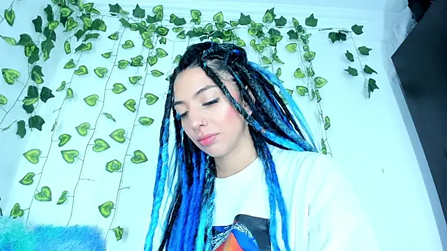 SaturnooStonee online show from December 2024 05:44:01 AM