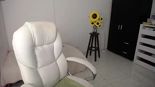 Snapshot of ana_milf chatting on February 2025 11:34:02 PM ana milf online show from February 2025 11:34:02 PM