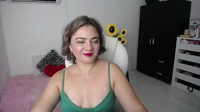 Snapshot of ana_milf chatting on February 2025 11:53:01 AM ana milf online show from February 2025 11:53:01 AM