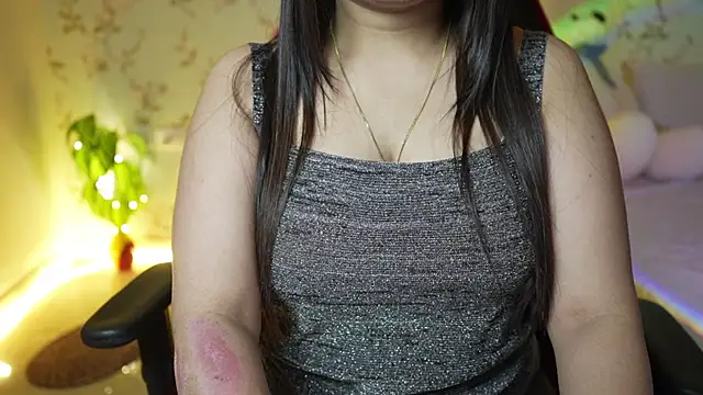 Snapshot of only_aleesha chatting on December 2024 06:54:02 PM only aleesha online show from December 2024 06:54:02 PM