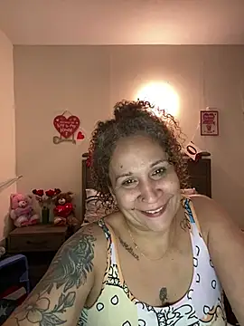 Snapshot of ladycreamypr2 chatting on February 2026 06:06:02 AM ladycreamypr2 online show from February 2026 06:06:02 AM