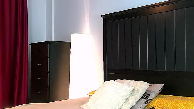 Yanira Muslim online show from October 2025 04:20:01 AM