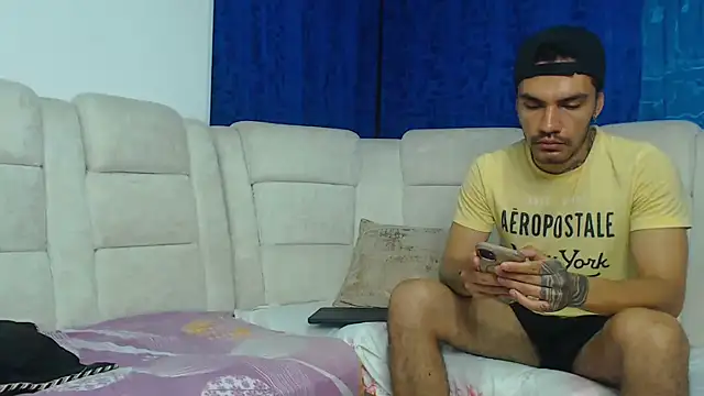 Hot Sharks  online show from March 2026 07:58:01 AM