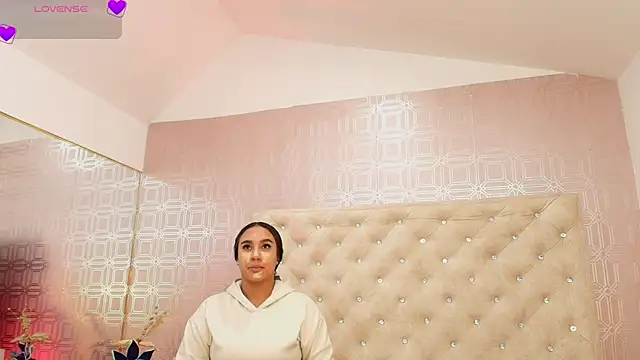 Sara Desire online show from January 2025 12:25:02 PM