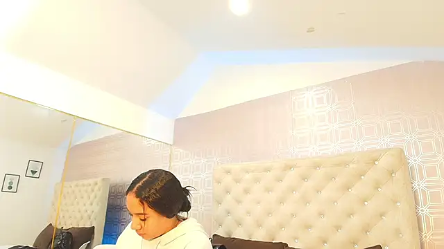 Sara Desire online show from February 2025 12:26:02 PM