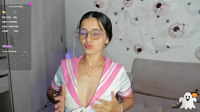 Lilacutte  online show from October 2025 02:12:01 AM