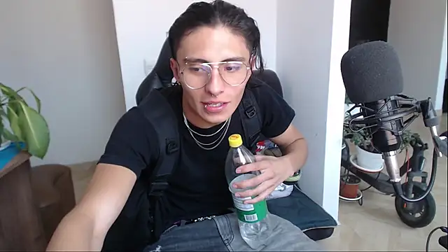 Snapshot of jay_dimarco2 chatting on February 2026 08:34:02 PM jay dimarco2 online show from February 2026 08:34:02 PM