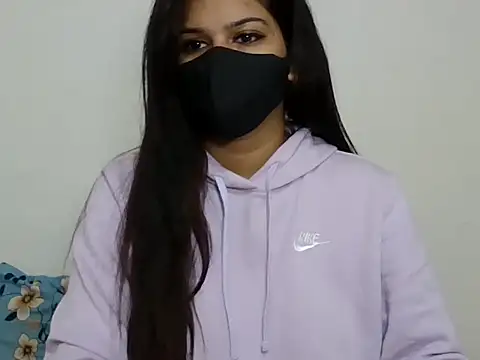 Snapshot of sparkling_queen chatting on December 2024 07:52:02 AM sparkling queen online show from December 2024 07:52:02 AM