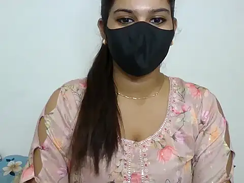 Snapshot of sparkling_queen chatting on January 2025 04:21:01 PM sparkling queen online show from January 2025 04:21:01 PM