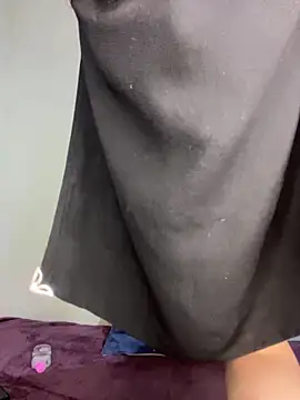 Snapshot of Jumanaa chatting on September 2025 10:48:02 PM Jumanaa online show from September 2025 10:48:02 PM