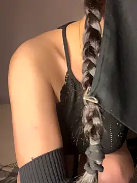 Snapshot of Jumanaa chatting on December 2025 08:25:02 PM Jumanaa online show from December 2025 08:25:02 PM