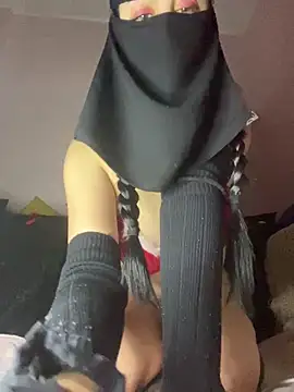 Snapshot of Jumanaa chatting on February 2026 08:05:01 PM Jumanaa online show from February 2026 08:05:01 PM