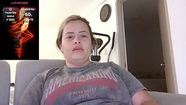 Snapshot of saramartinez1000 chatting on January 2025 04:30:02 PM saramartinez1000 online show from January 2025 04:30:02 PM