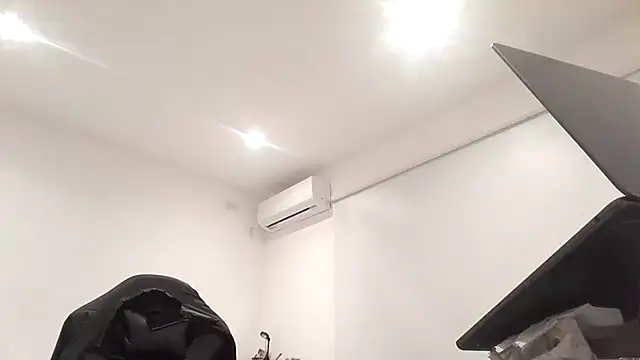 nicolaaaaas online show from September 2025 10:20:01 PM