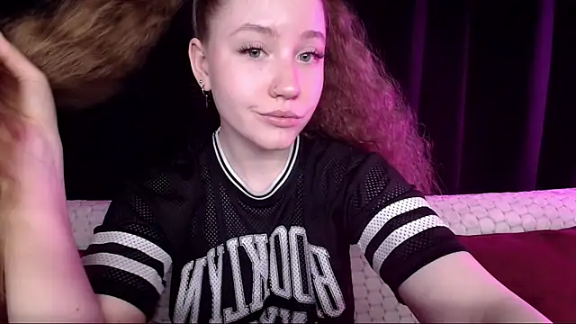 SindiWatsoon online show from February 2025 01:08:02 PM