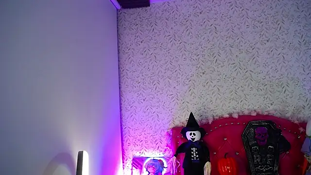 luly pink online show from October 2025 04:31:01 AM