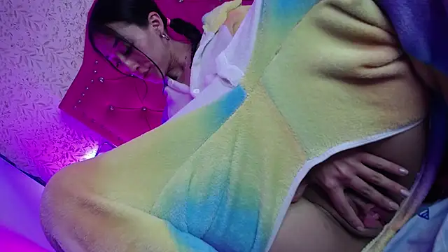 luly pink online show from February 2026 12:37:01 PM