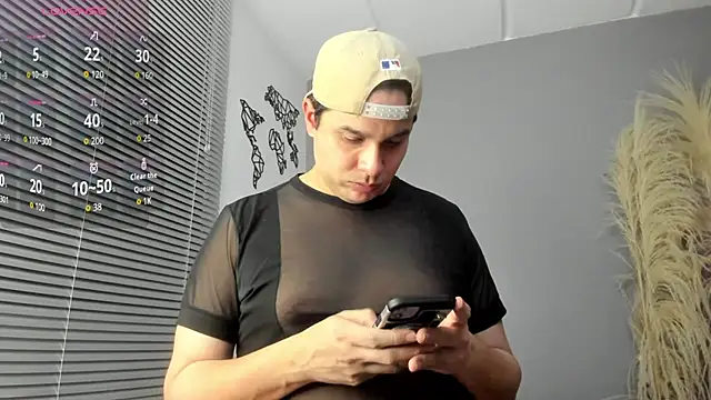 Snapshot of Latin_boy_surprisee chatting on November 2025 01:04:02 AM Latin boy surprisee online show from November 2025 01:04:02 AM