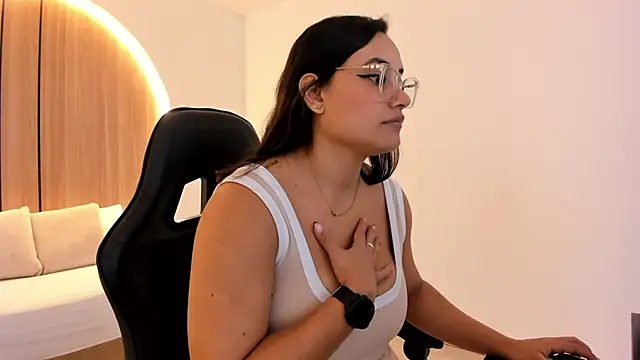 zoe danae  online show from September 2025 12:10:02 PM