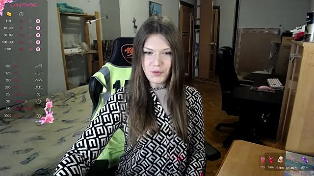 Snapshot of MicheleDoll chatting on December 2024 10:18:01 AM MicheleDoll online show from December 2024 10:18:01 AM