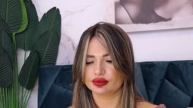 Snapshot of NightshadeIris chatting on December 2024 12:38:01 PM NightshadeIris online show from December 2024 12:38:01 PM