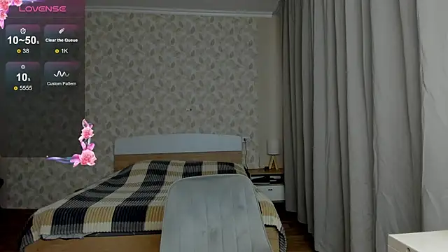 Snapshot of MariaStuart chatting on October 2025 12:41:02 AM MariaStuart online show from October 2025 12:41:02 AM