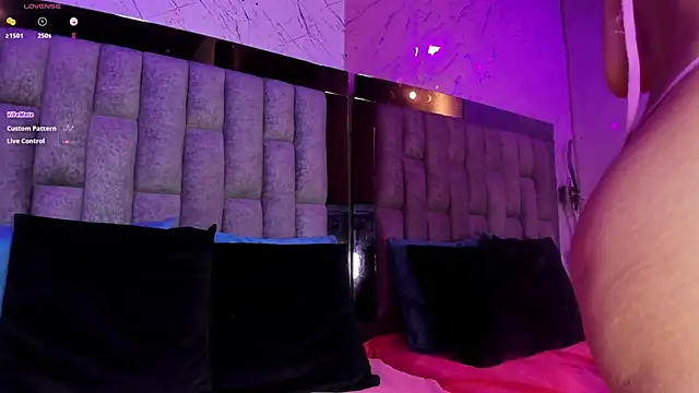 Snapshot of AshleyCampbell_ chatting on January 2025 07:10:02 AM AshleyCampbell online show from January 2025 07:10:02 AM