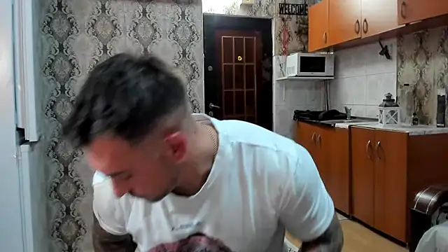 Jonmusclemaster online show from November 2025 08:33:02 PM